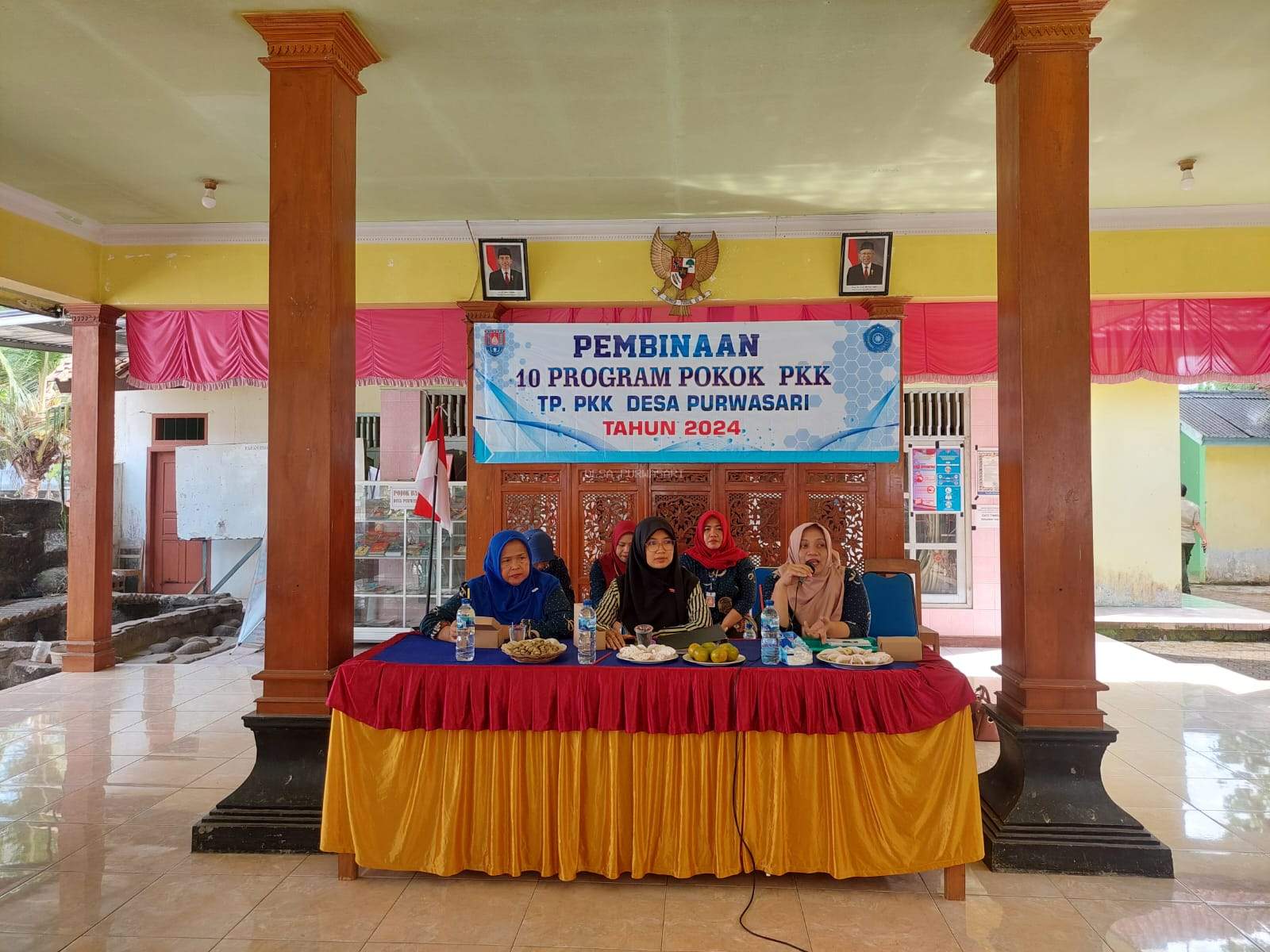 Pembinaan 10 Program Pokok PKK di Desa Purwasari oleh Tim Penggerak PKK Kecamatan Wanareja
